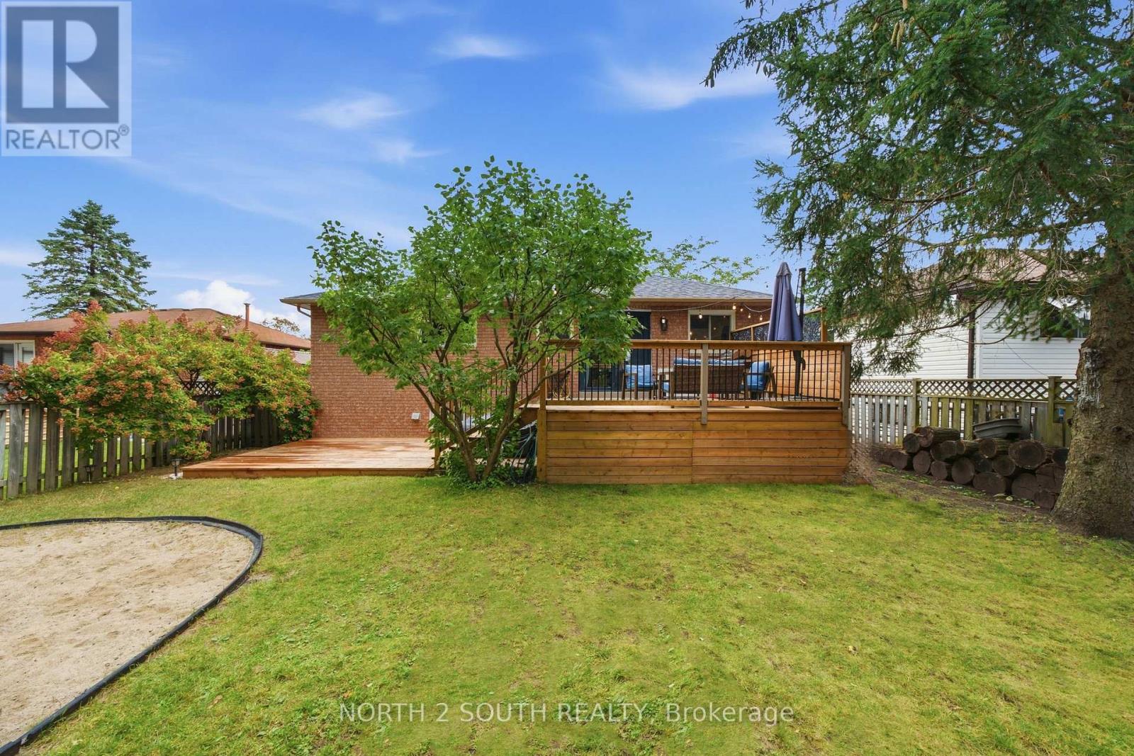 74 LEO BOULEVARD - 37
