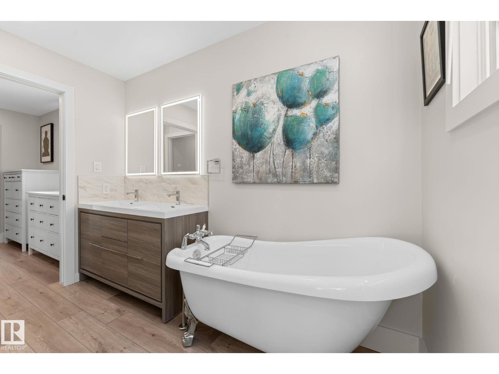 4032 121 ST NW - 31