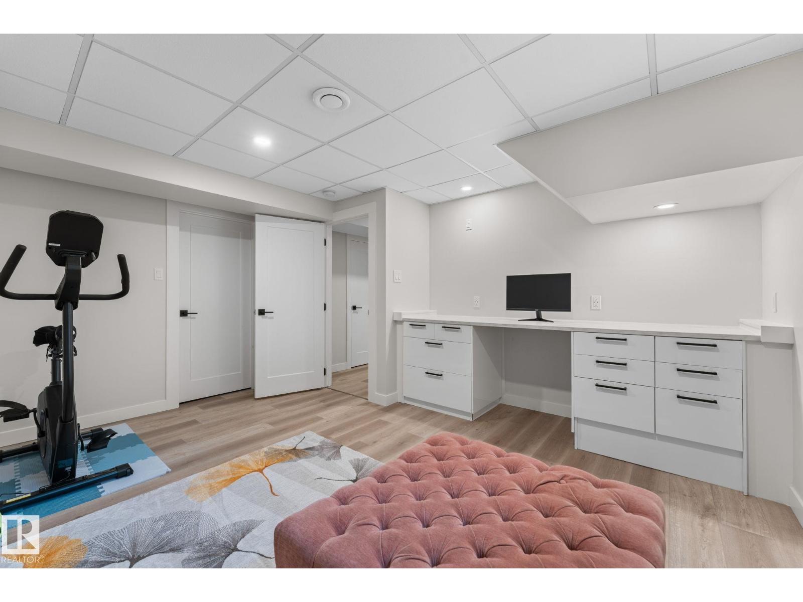 4032 121 ST NW - 44
