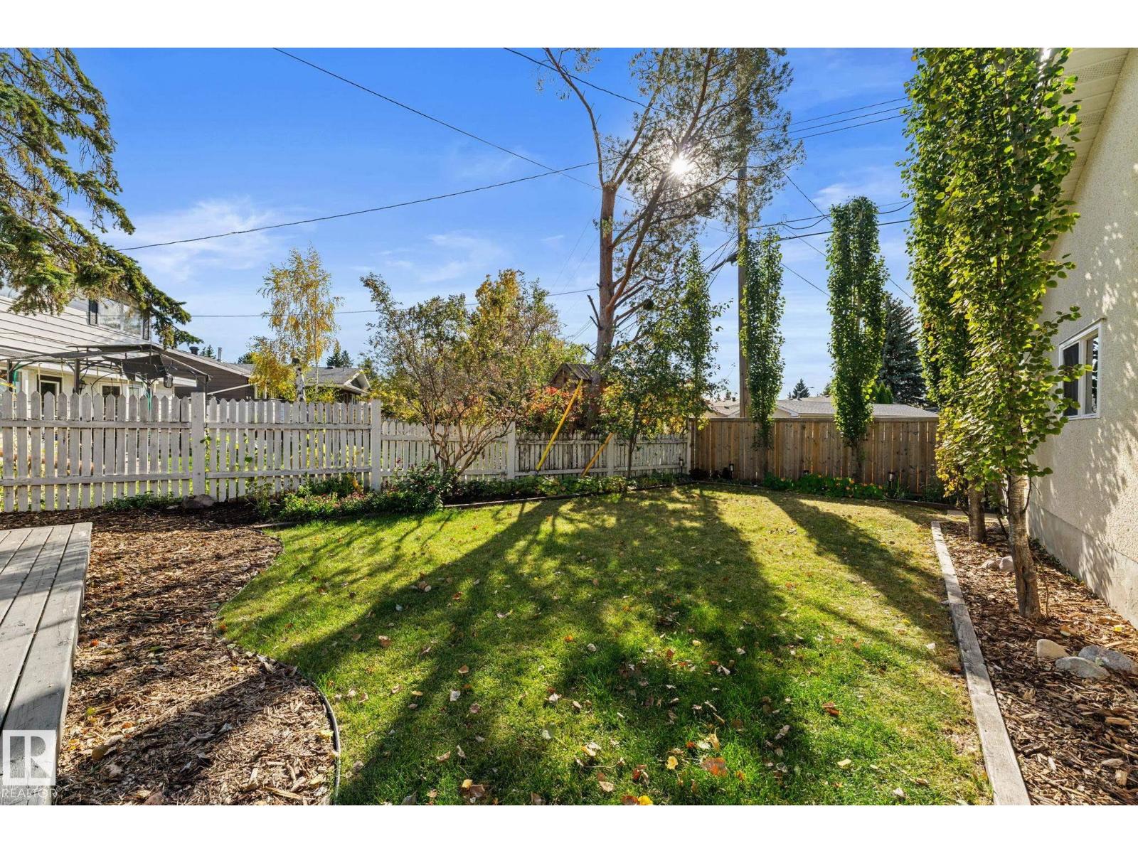 4032 121 ST NW - 55