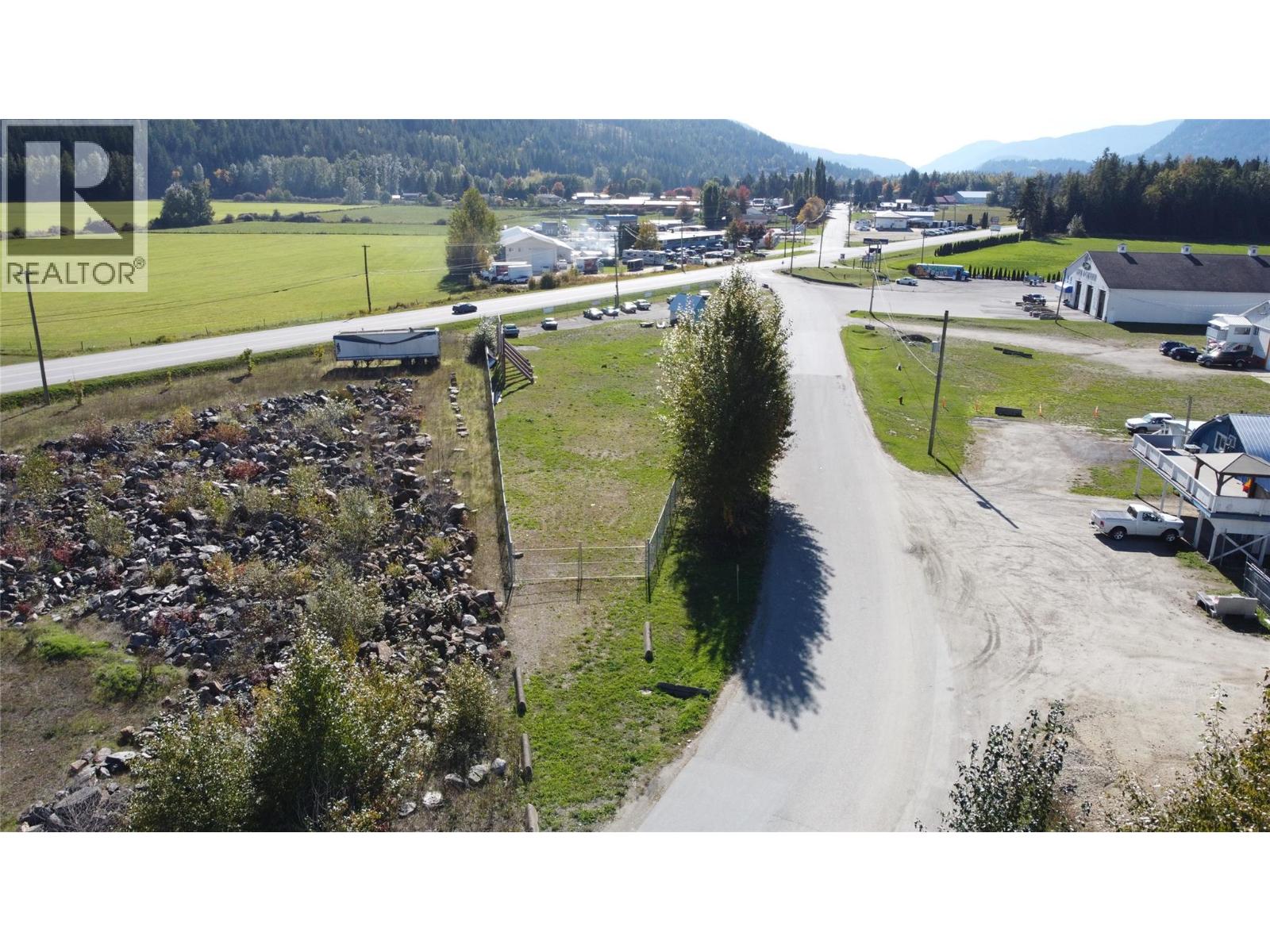  1310 Trans Canada Highway, Sicamous