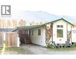 2011 3 Highway Unit# 23, Hosmer, BC V0B1M5 Photo 8