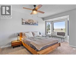 311 Glamorgan Crescent SW - photo 26
