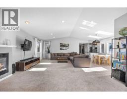 311 Glamorgan Crescent SW - photo 15