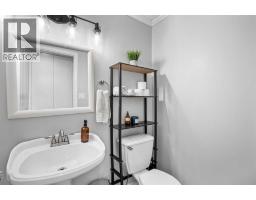 311 Glamorgan Crescent SW - photo 9