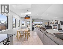 311 Glamorgan Crescent SW - photo 11