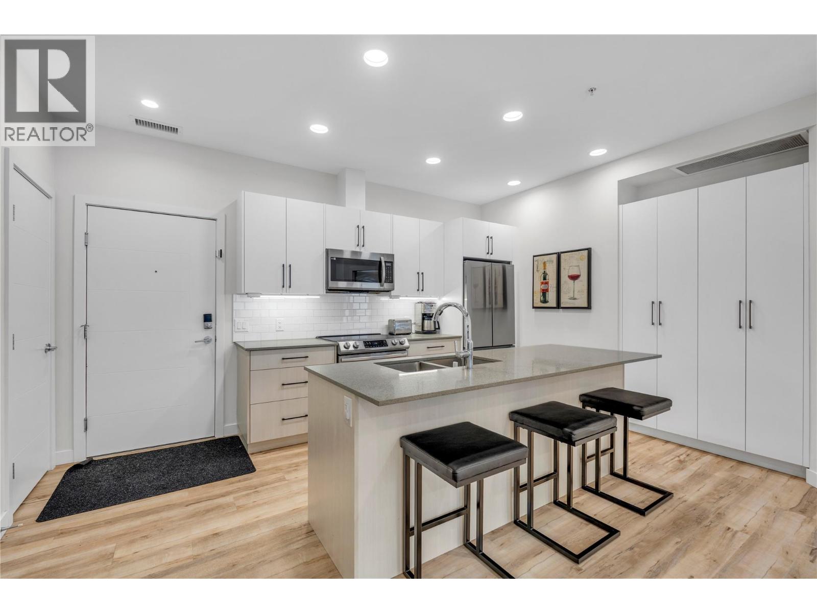 13417 Lakeshore Drive Unit# 113, Summerland