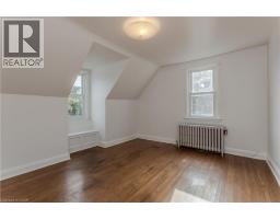 2104 Emerald Crescent, Burlington, ON L7R1N3 Photo 17