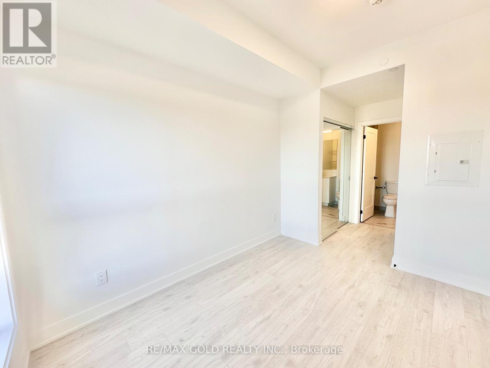 3008 William Cutmore Boulevard — photo 18
