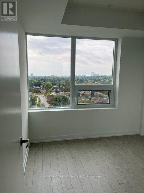 4010 Eglinton Avenue West — photo 8