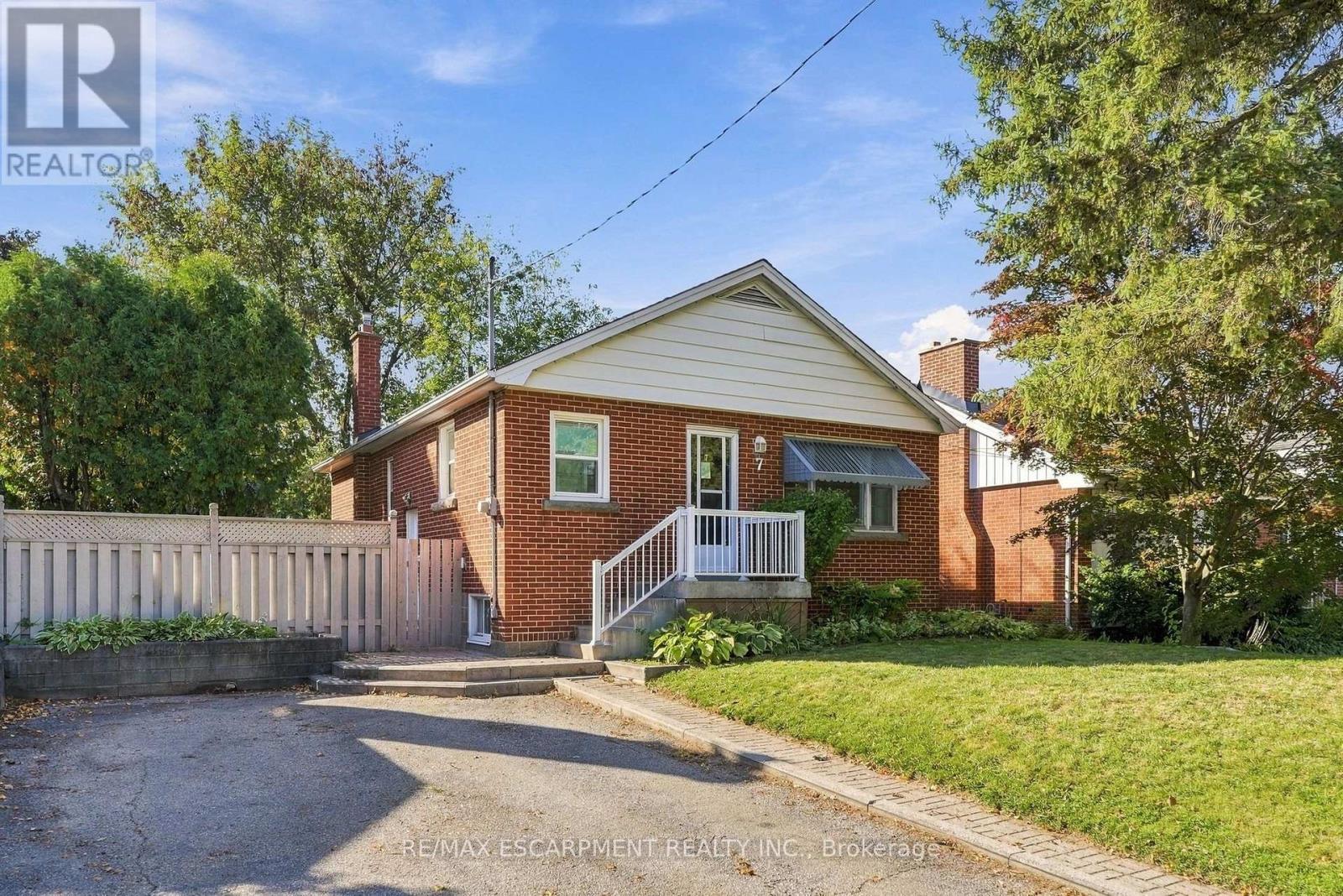 7 Sheldon Street, Hamilton, ON photo 2