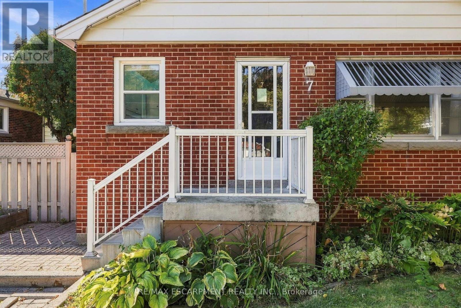 7 Sheldon Street, Hamilton, ON photo 3
