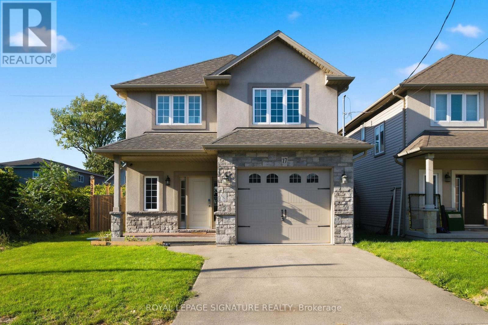 17 Lagoon Avenue, Hamilton, ON