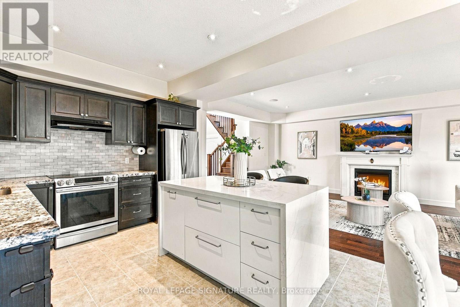 17 LAGOON AVENUE - 16