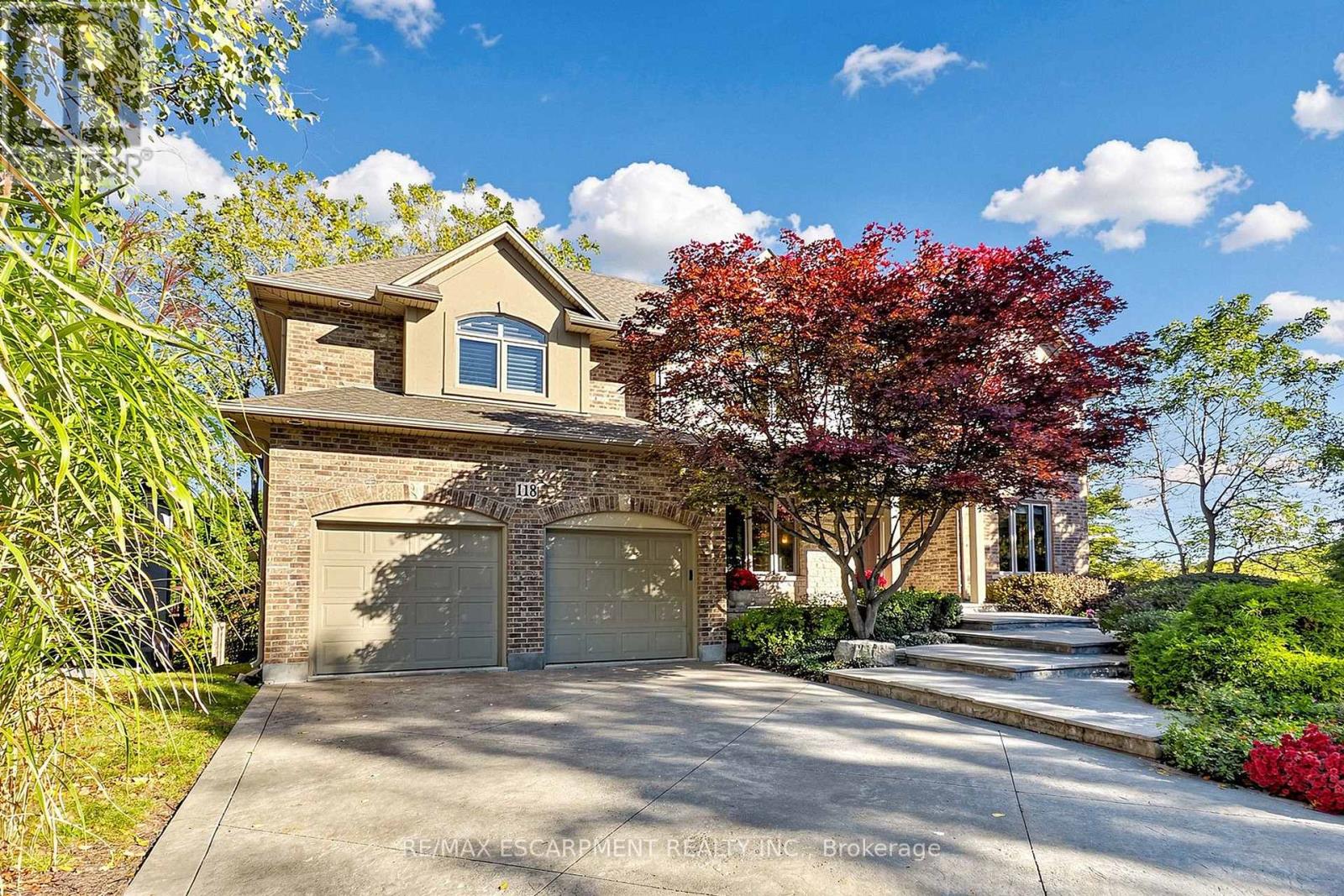 118 Foxridge Drive, Hamilton, ON photo 2