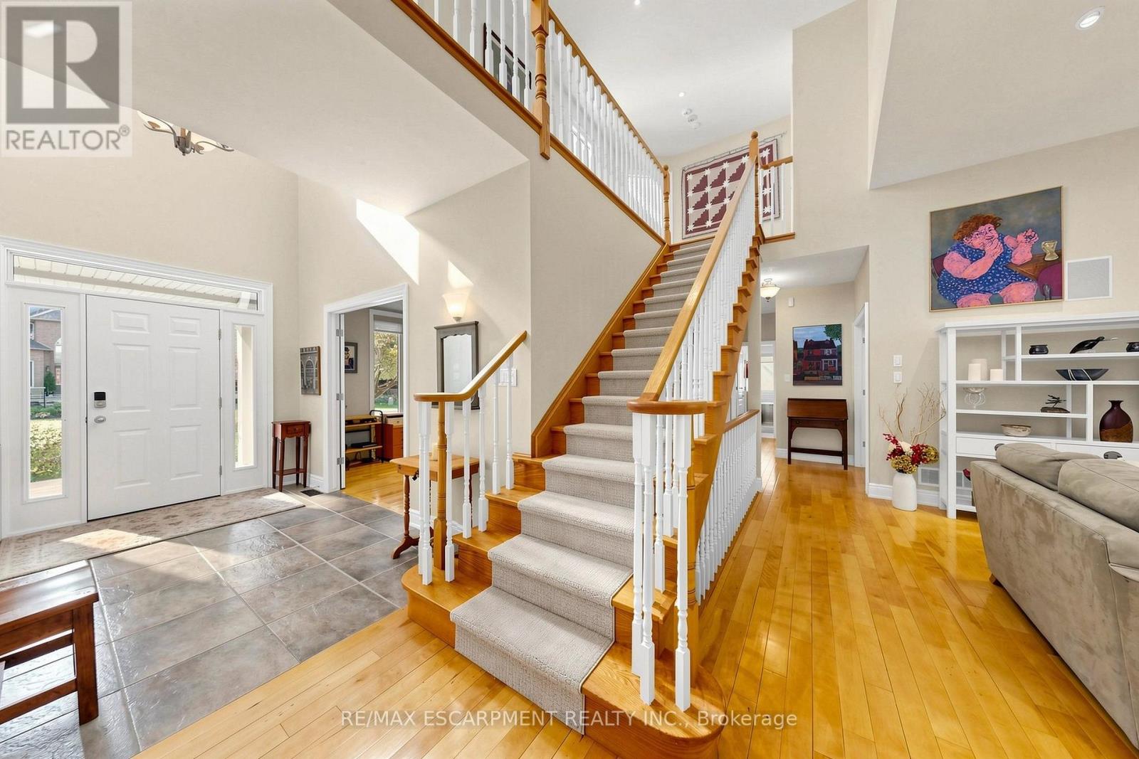 118 Foxridge Drive, Hamilton, ON photo 5