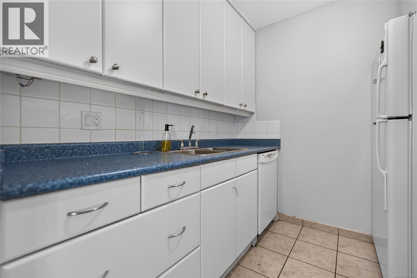#407 175 Centennial Dr - 16