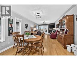 4pc Bathroom - 8, 4718 62 Street, Stettler, AB T4K1L3 Photo 8