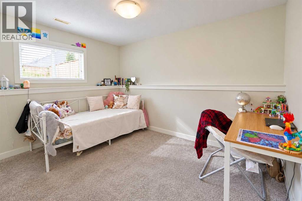 422 11 Street - 27