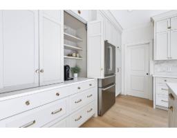 17294 0b Avenue, Surrey, BC V3Z8L2 Photo 8