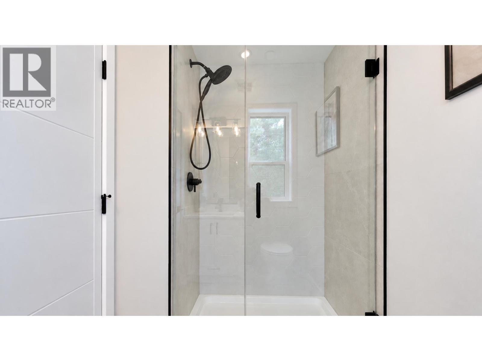 Photo of 1 746 E 12TH AVENUE 23