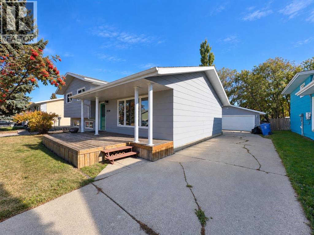 5739 55 Street - 2