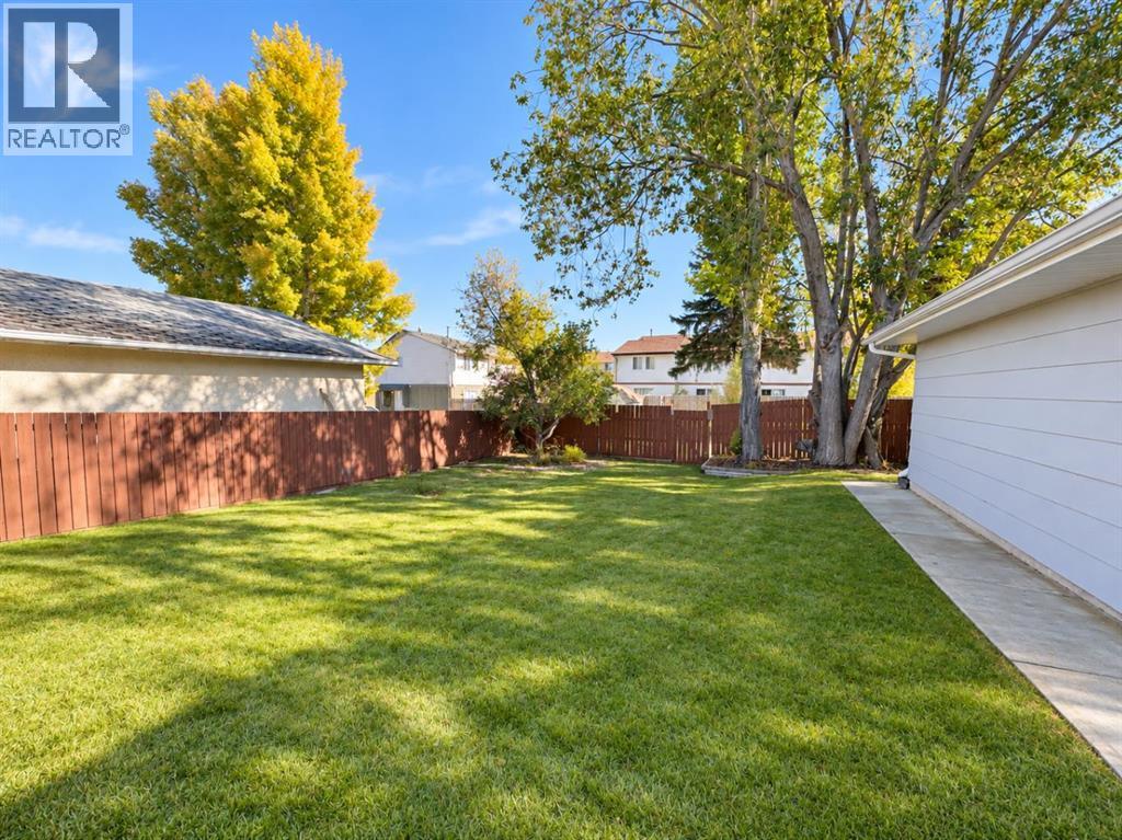 5739 55 Street - 39