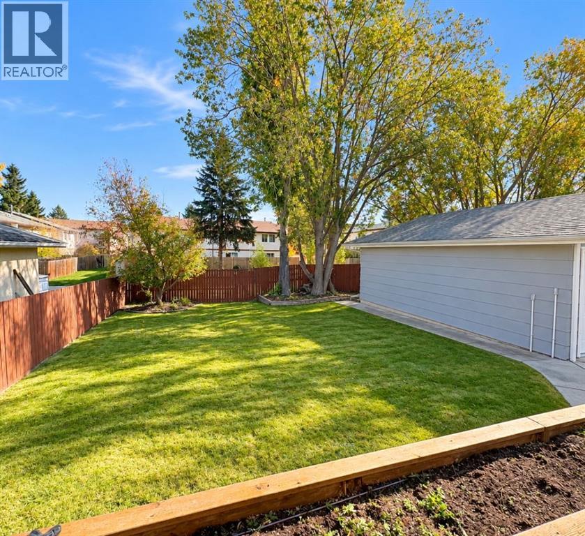 5739 55 Street - 40