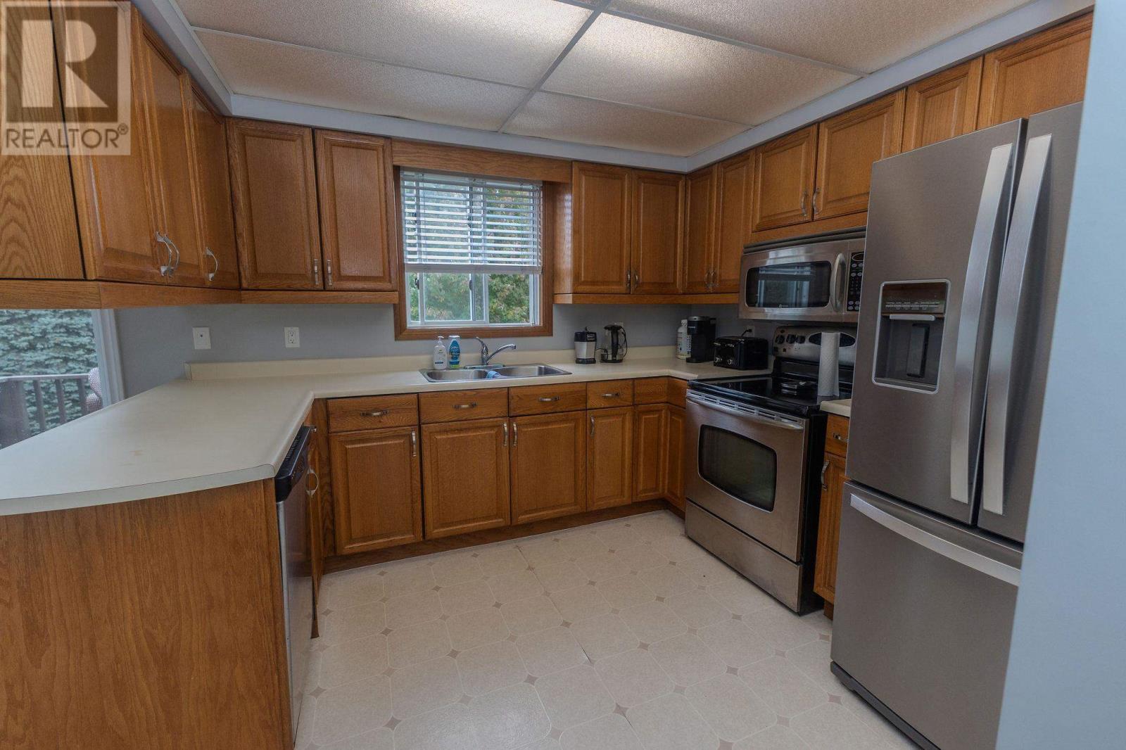 40 Burton RD - Image 11