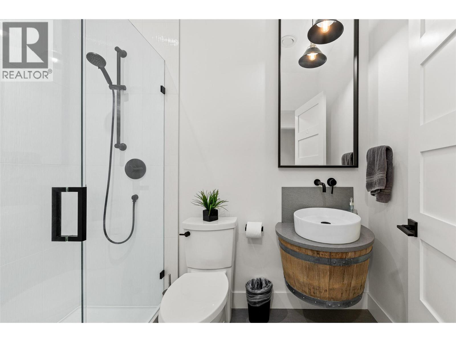 769 & 771 Barnaby Road, Kelowna