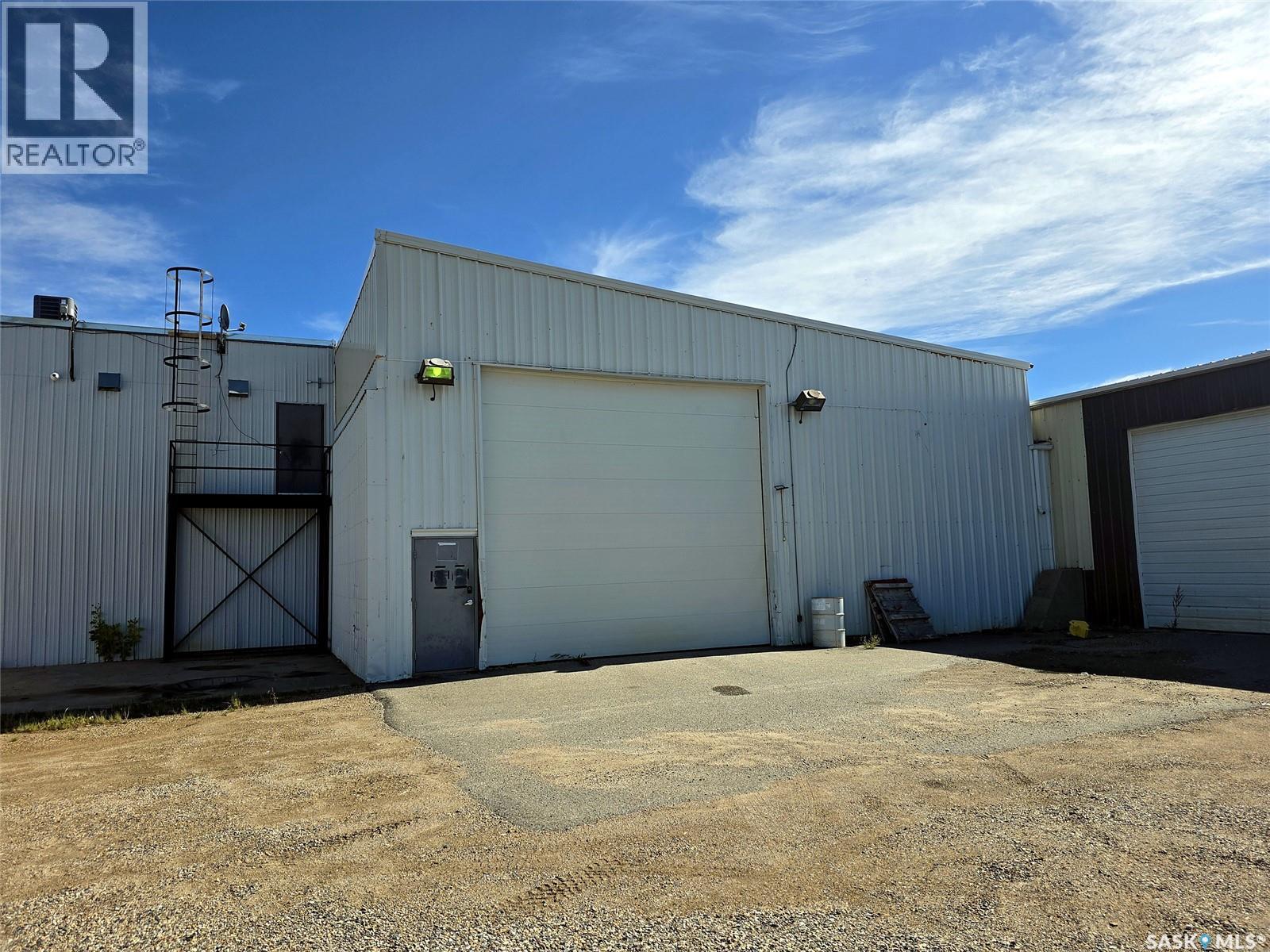 Bay 1 206 Hill AVENUE, Weyburn — photo 11