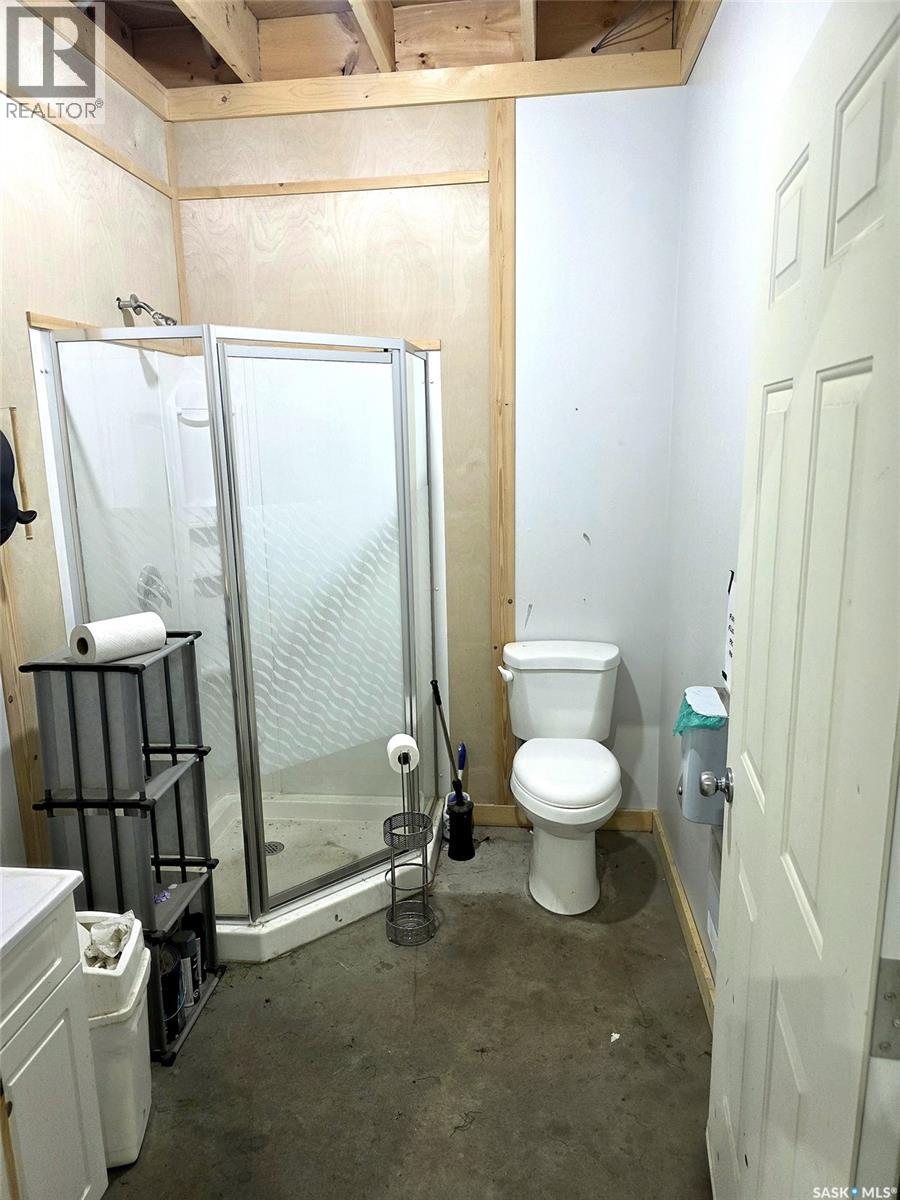 Bay 1 206 Hill AVENUE, Weyburn — photo 7