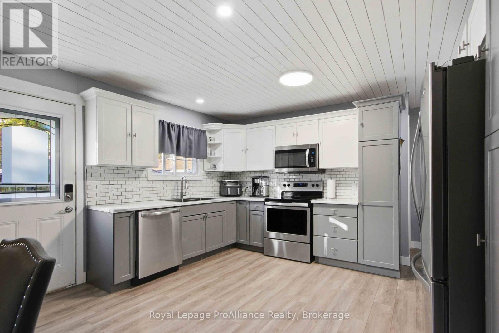 114 CATHERINE STREET - 6