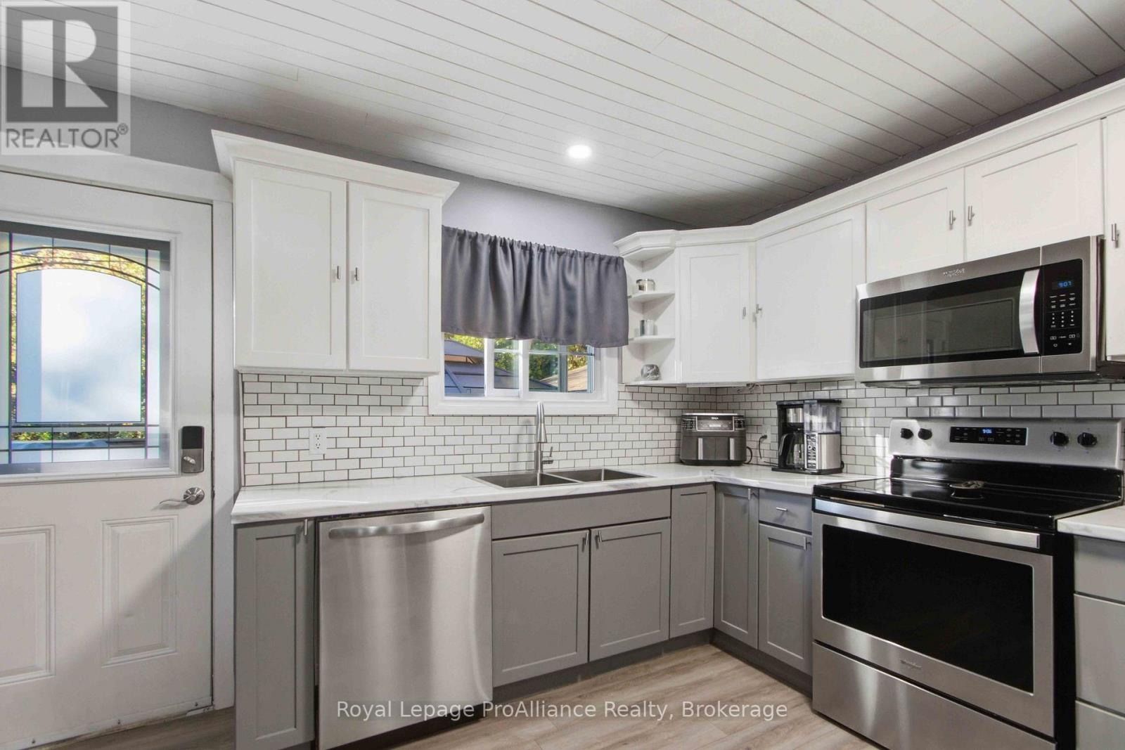 114 CATHERINE STREET - 7