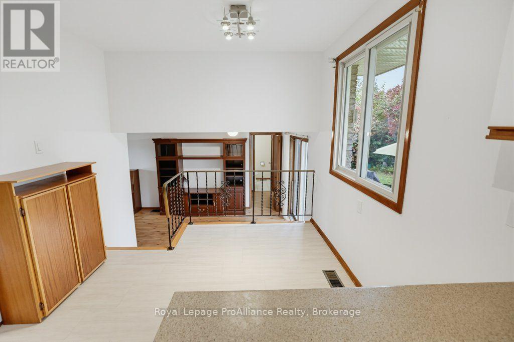 23 Thorncliffe Drive, Belleville, ON photo 13