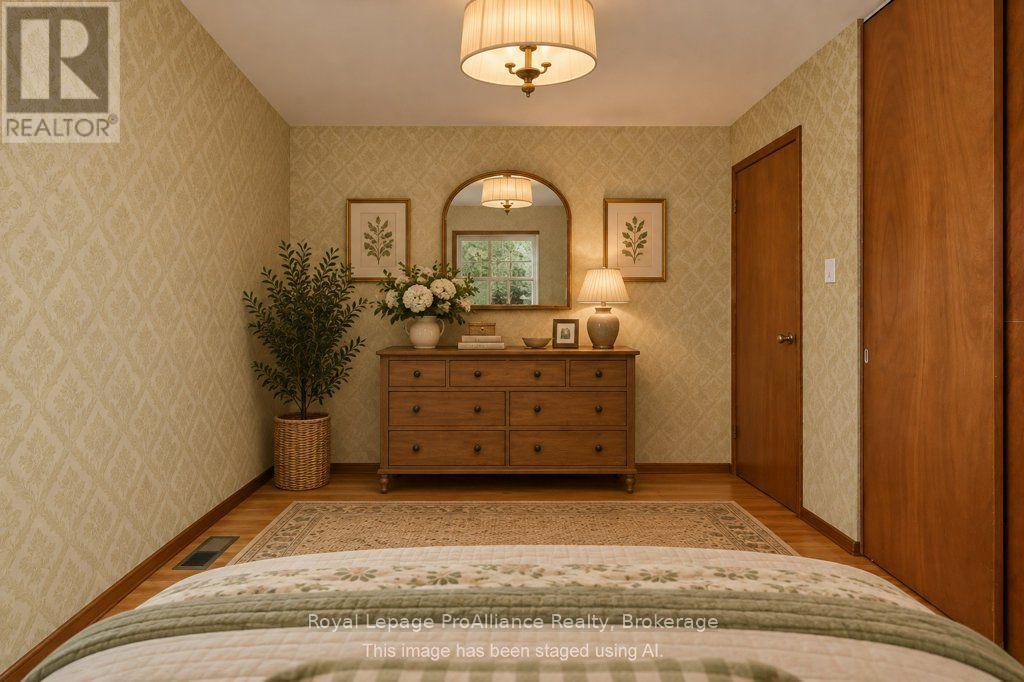 23 THORNCLIFFE DRIVE - 32
