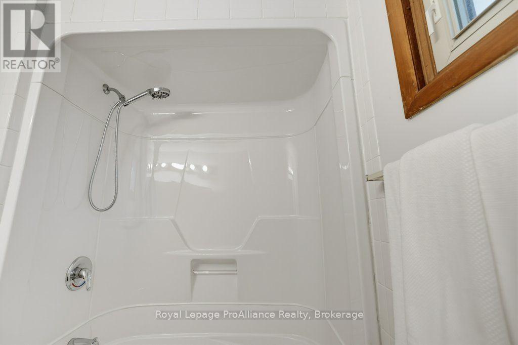 23 Thorncliffe Drive, Belleville, ON photo 37