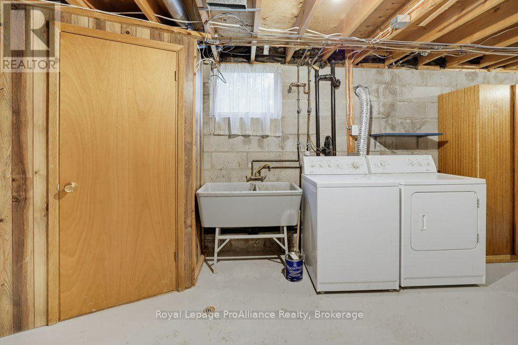 23 THORNCLIFFE DRIVE - 41