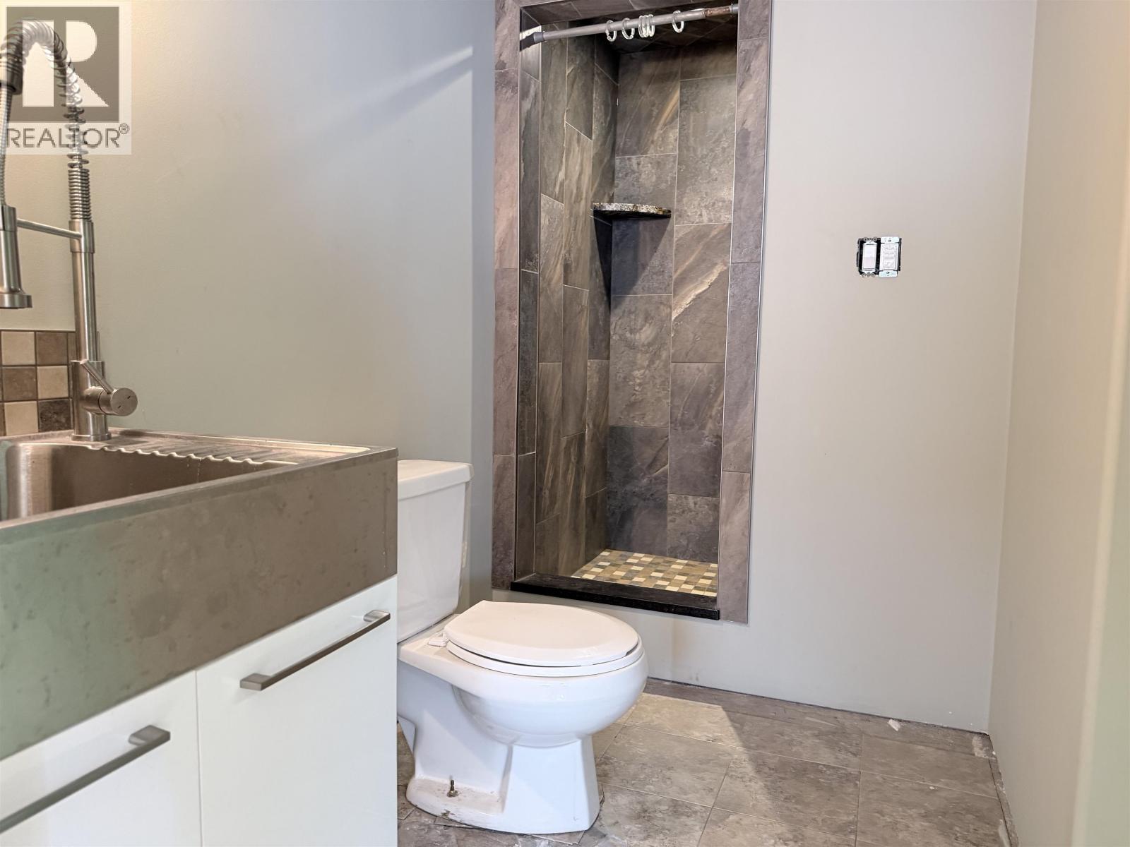 542 DOGWOOD STREET - 28