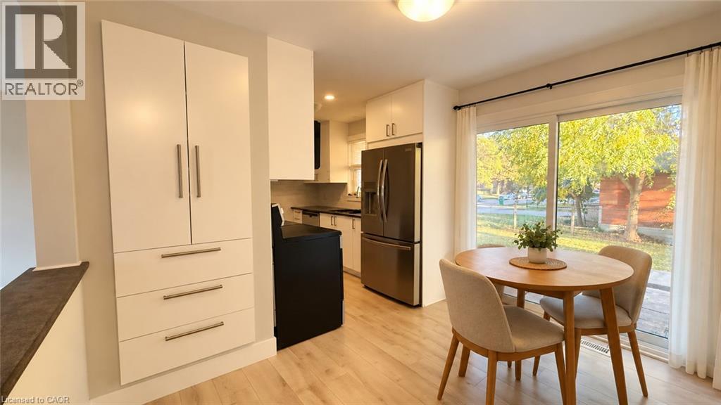 131 Kinzie Avenue — photo 12