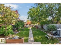11953 St Albert Tr Nw, Edmonton, AB T5L4G5 Photo 43