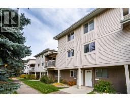 24, 3015 51 Street SW - photo 2