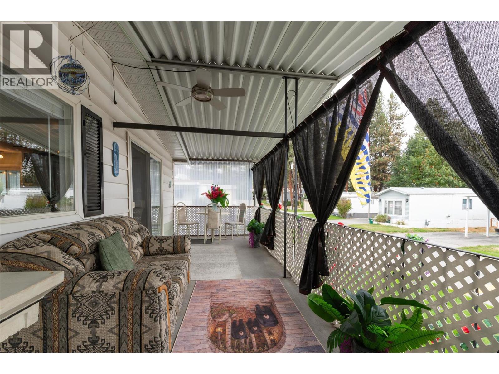 29 1929 97 Highway South, Westbank
