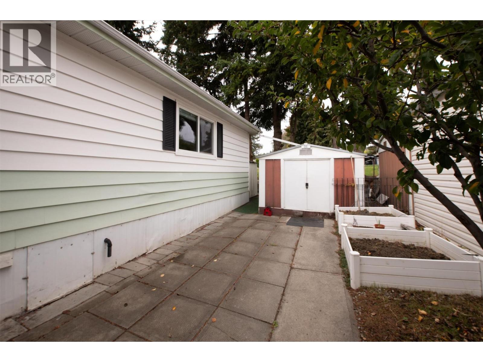 29 1929 97 Highway South, Westbank