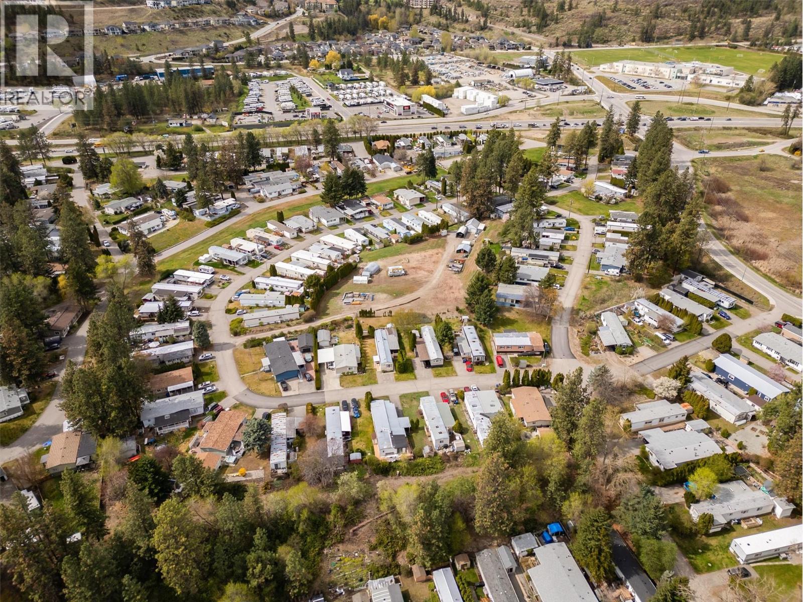 29 1929 97 Highway South, Westbank