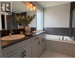 98 Lucas Crescent NW - photo 34