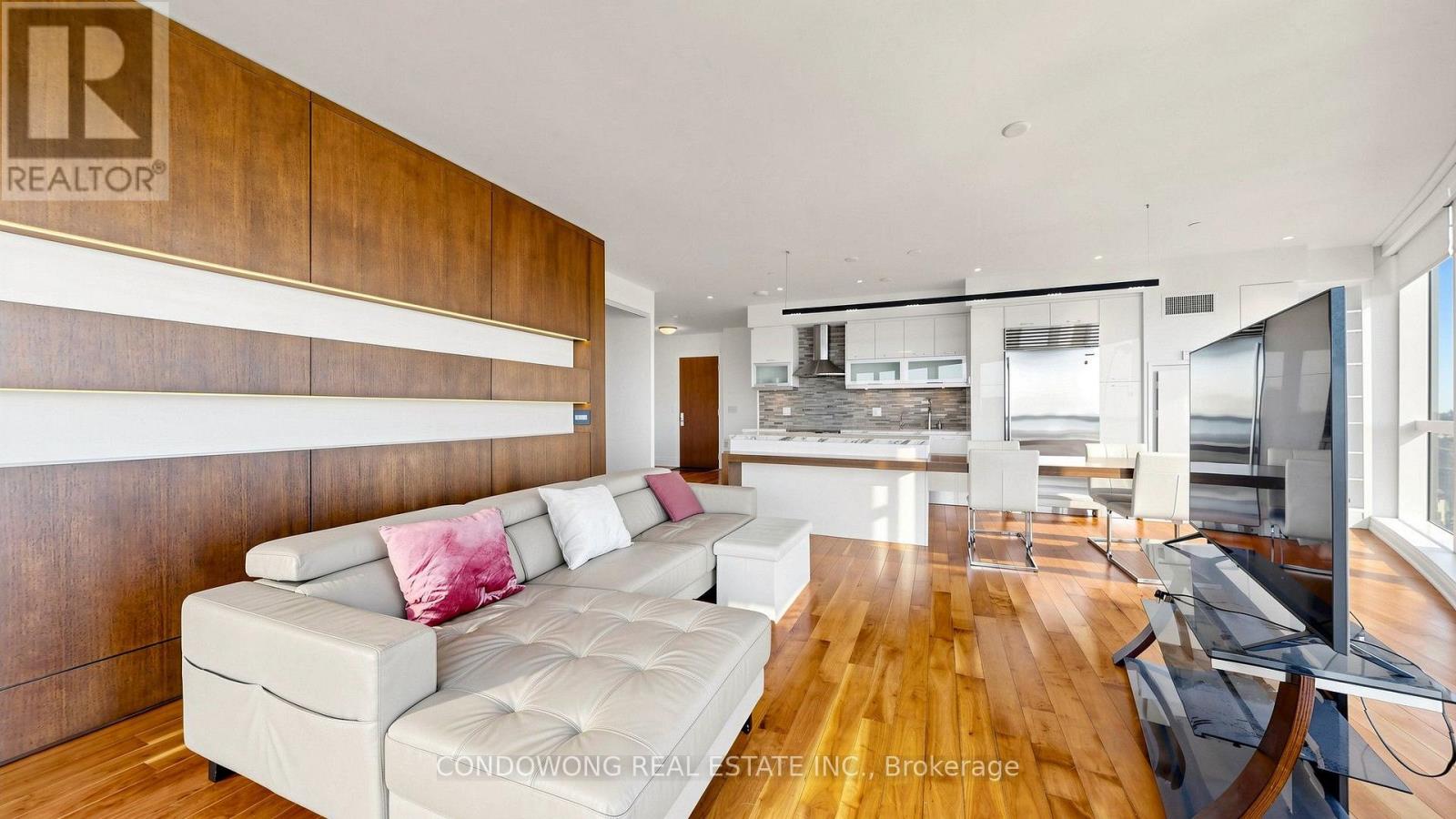 #7507 388 YONGE STREET - 3