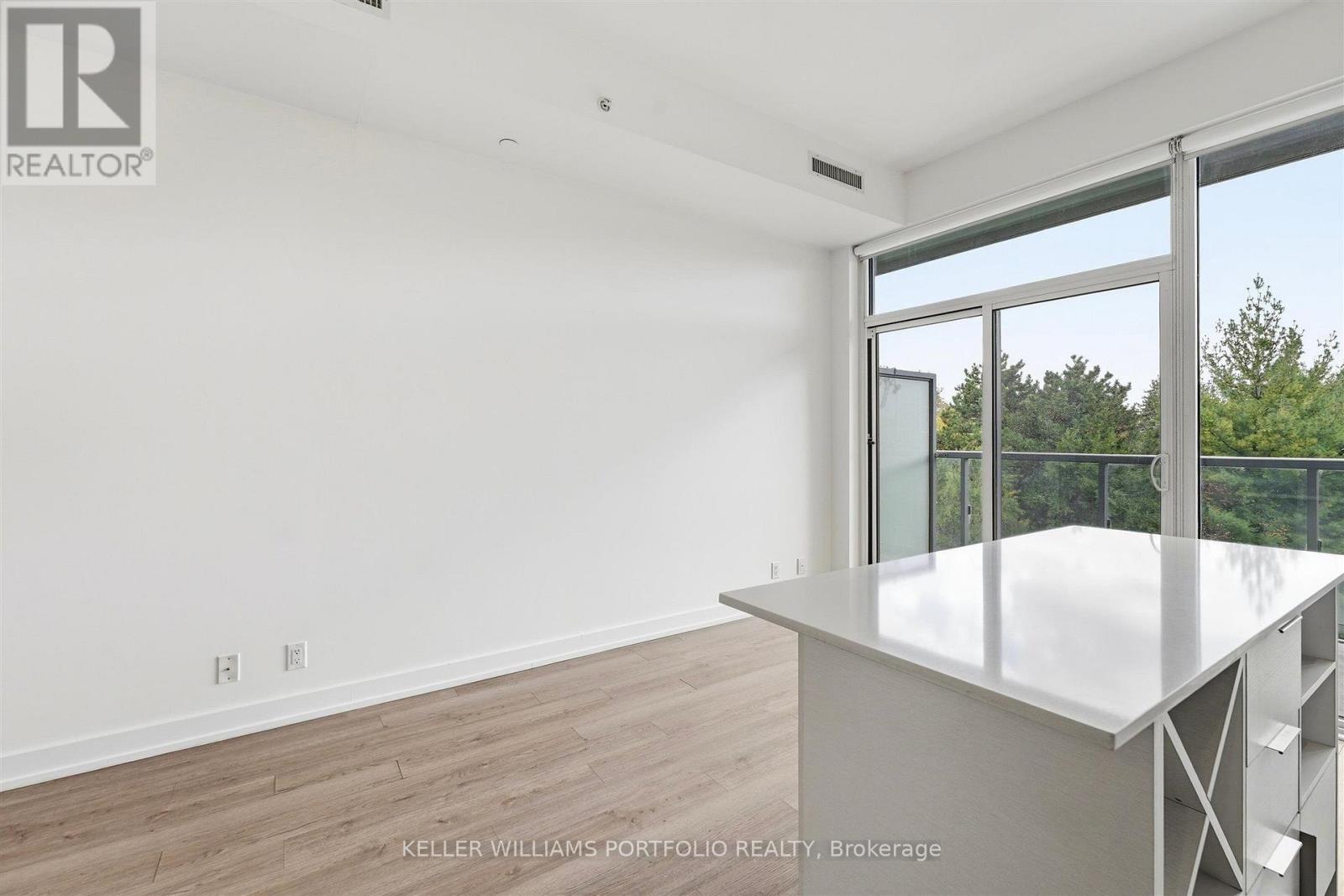6 Parkwood Avenue — photo 10