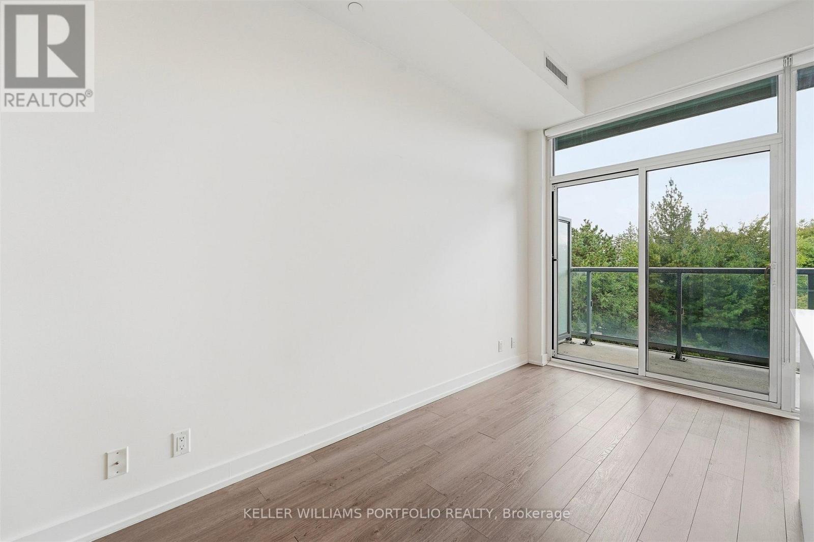 6 Parkwood Avenue — photo 11
