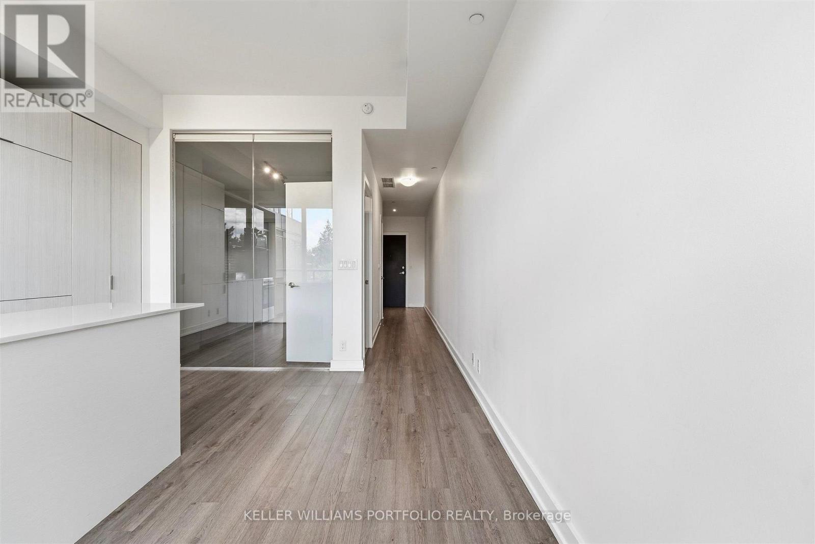 6 Parkwood Avenue — photo 13
